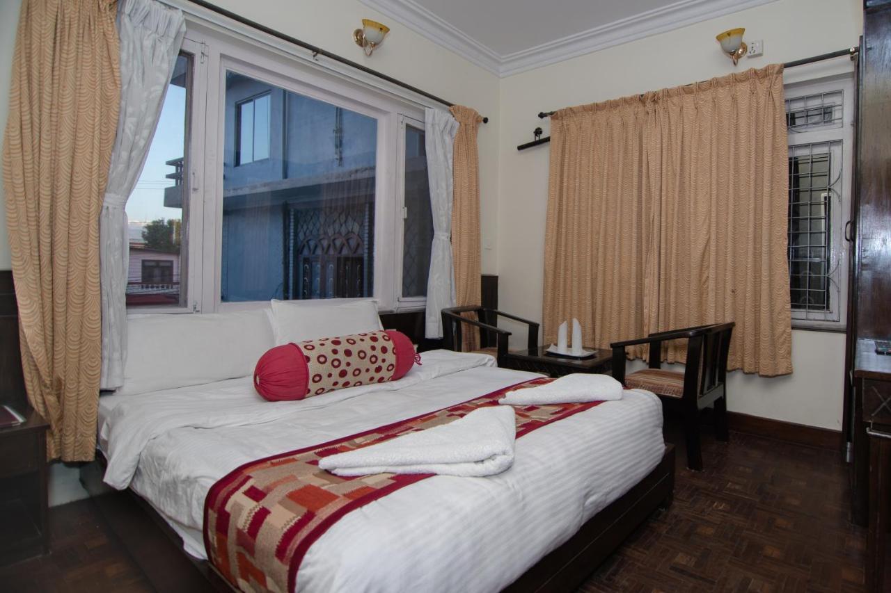 Hotel Panorama Покхара Экстерьер фото
