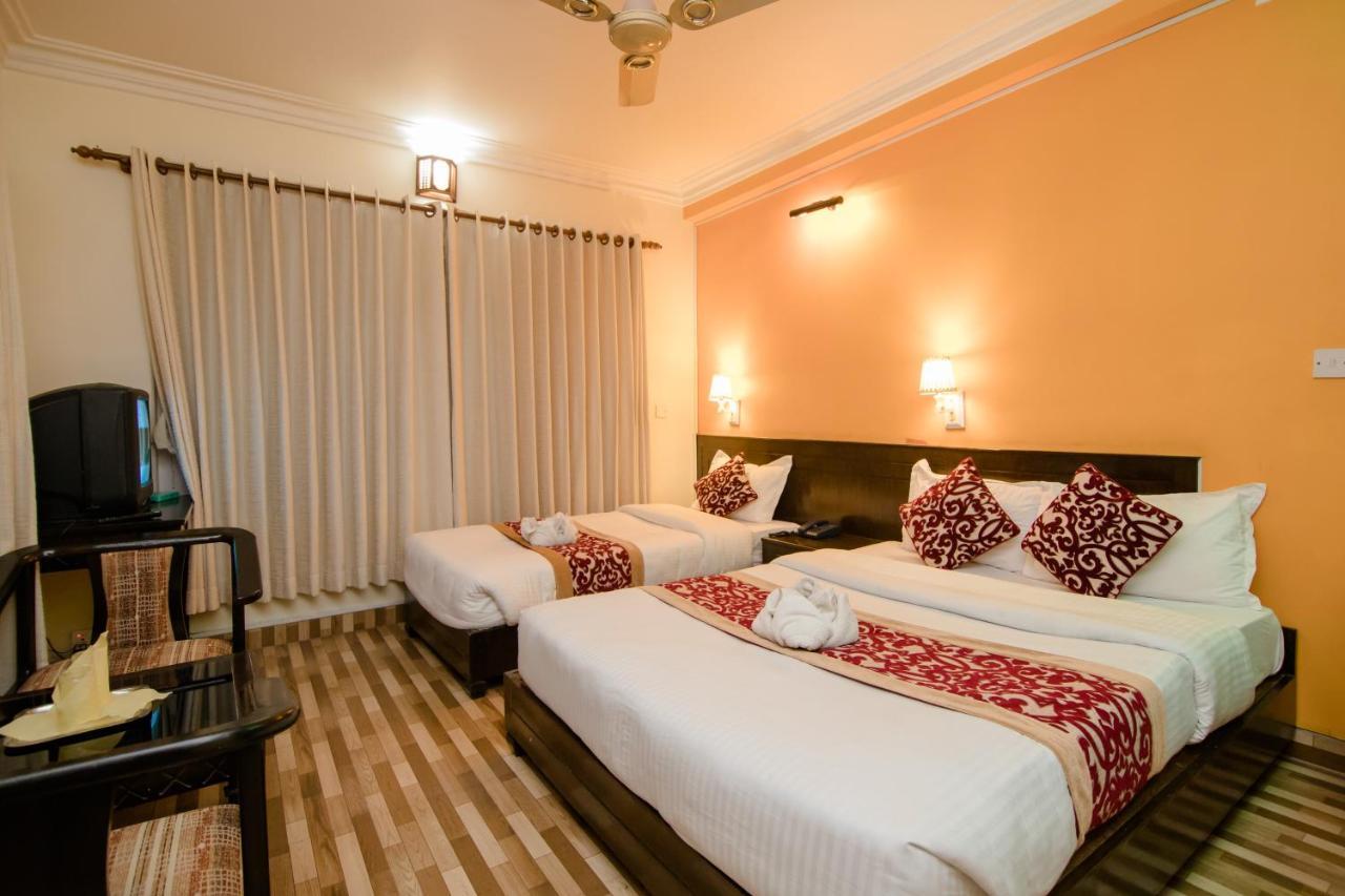 Hotel Panorama Покхара Экстерьер фото